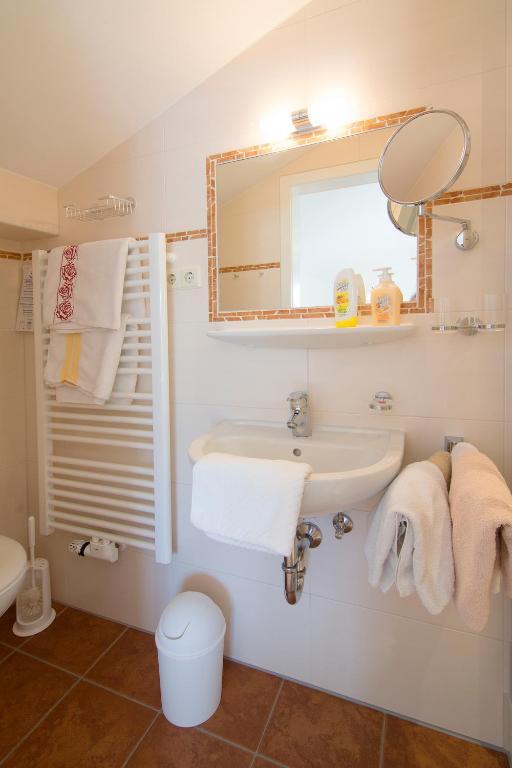 Haus Christl Reit Im Winkl, Kostenloser Parkplatz, 5 Minuten Zum Ortszentrum, Ruhige Lage, Wlan 외부 사진